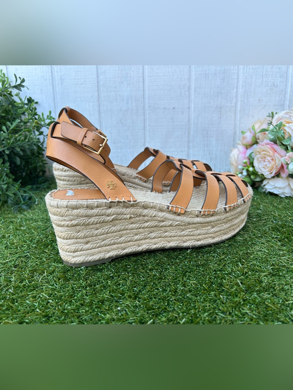 Tory Burch Fisherman Espadrille Wedge
Sandals color: BRANDY women size 9 new